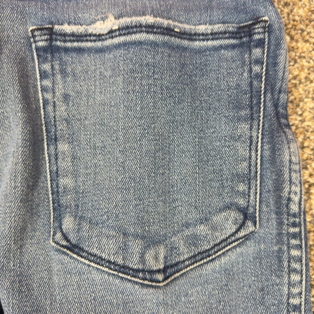 Good American High Rise Straight Leg Raw Hem Jeans Blue Wash Size 2/26 CCSNF602T